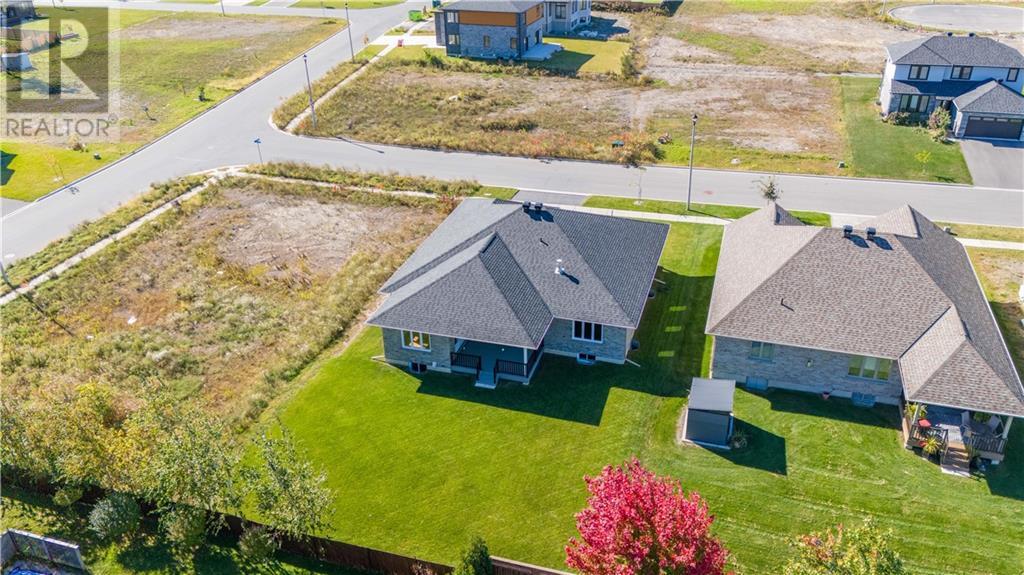 For sale 1233 WESBURKE AVENUE, Cornwall, Ontario K6J5V3 1352372