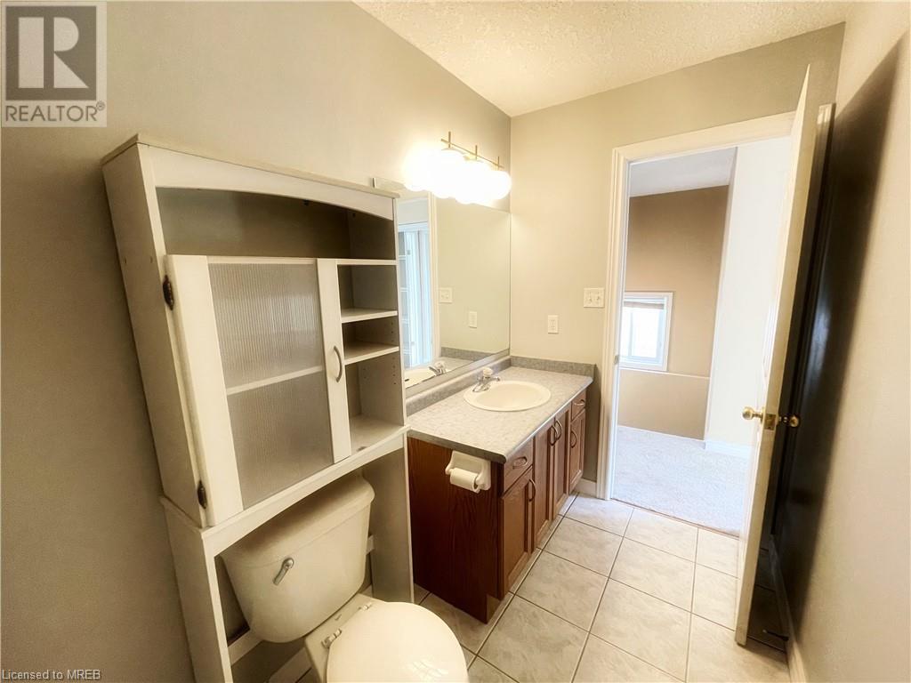 For sale 544 ROBERT FERRIE Drive, Kitchener, Ontario N2P2T8 40561714