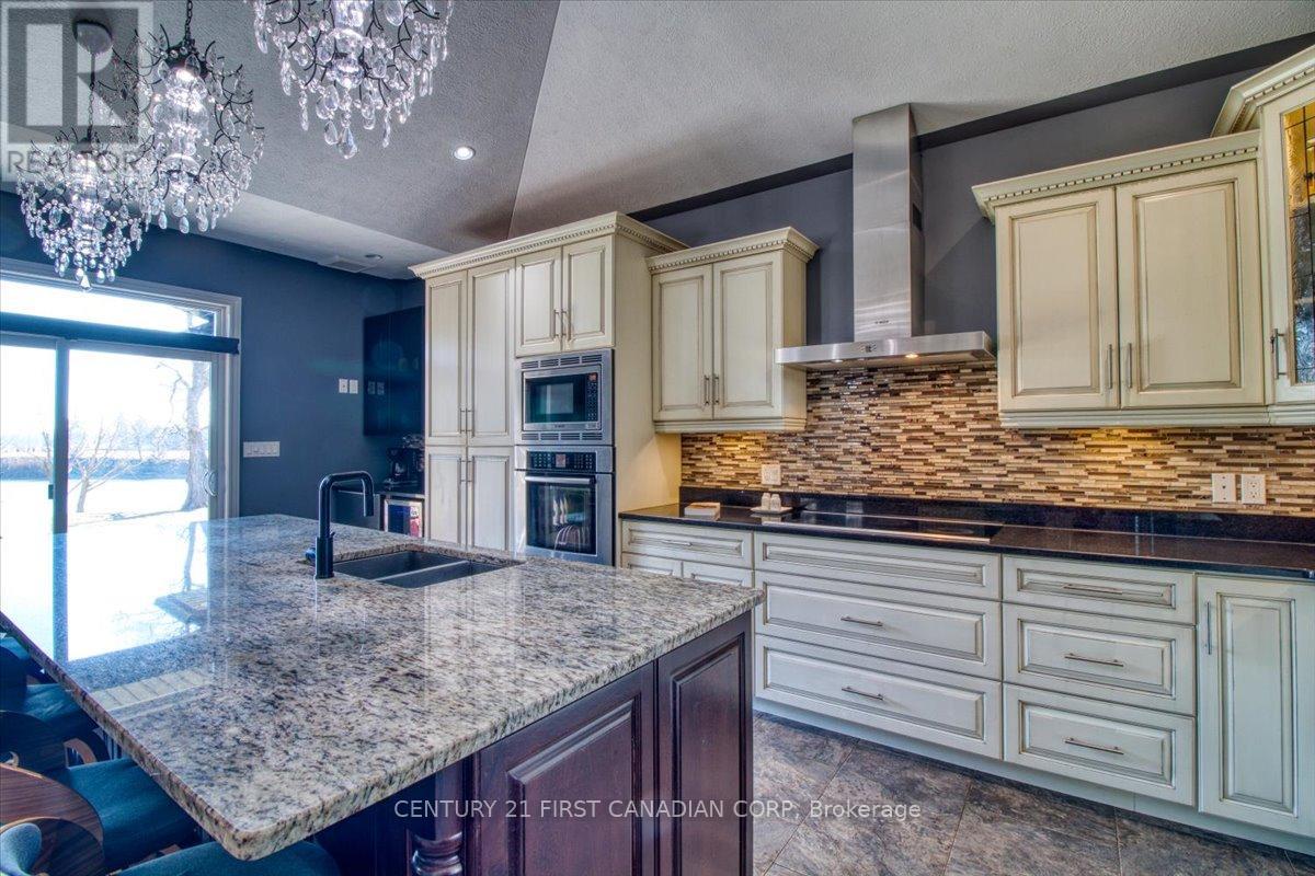 For sale 7242 GRANDE RIVER LINE, ChathamKent, Ontario N7M5J7