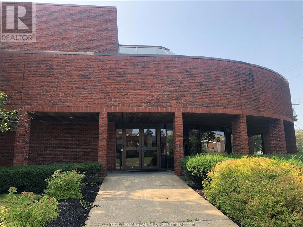 For sale 1010 St BLVD, Moncton, New Brunswick E1E4R5 M155789