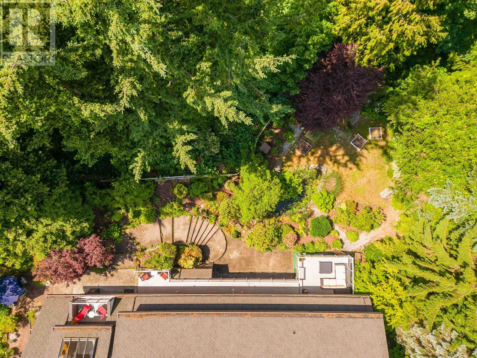 For sale 5704 WESTPORT ROAD, West Vancouver, British Columbia V7W1V4