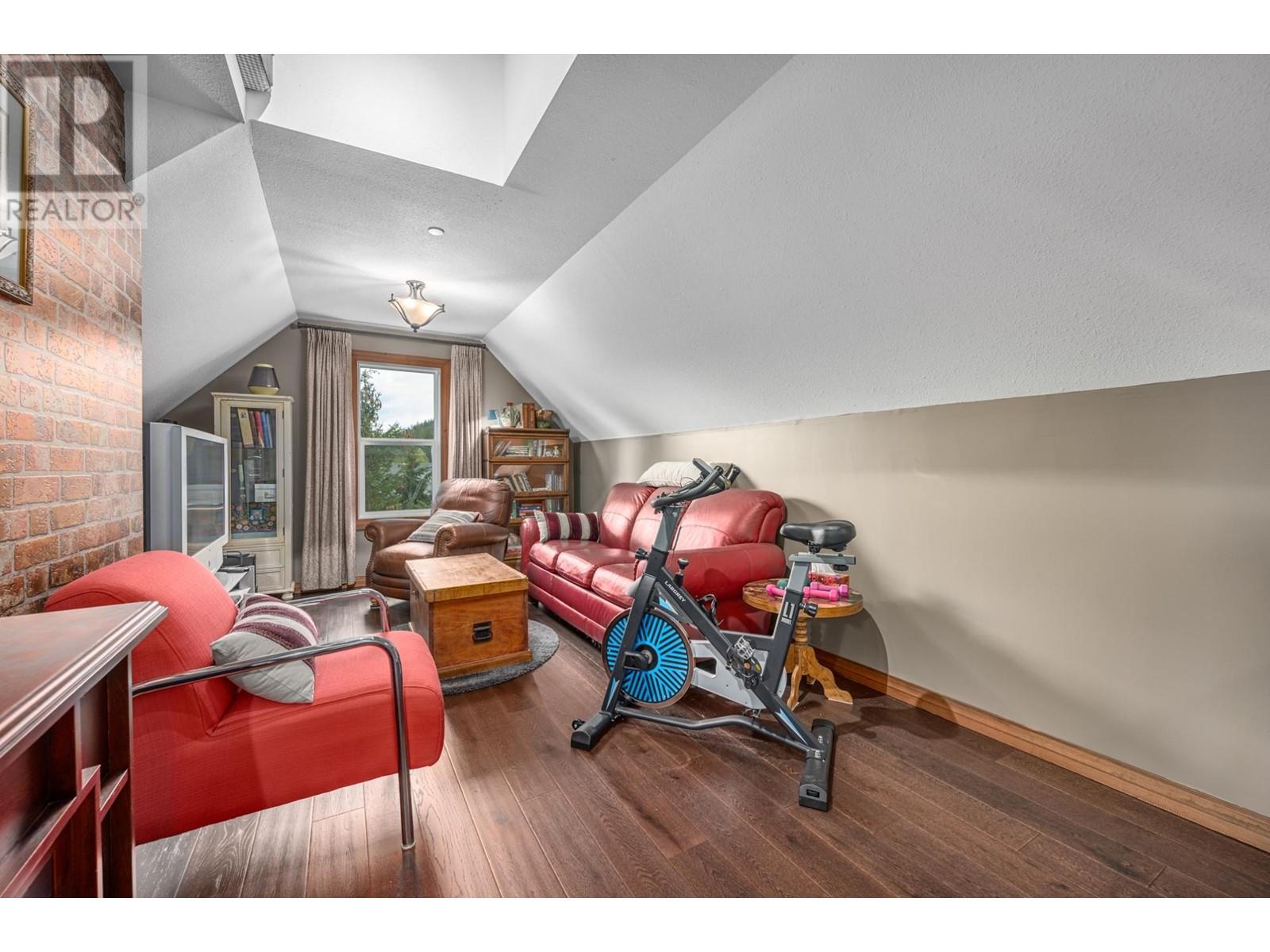 For sale 1999 SKEENA DRIVE, Kamloops, British Columbia V2E2P3 177512 REALTOR.ca