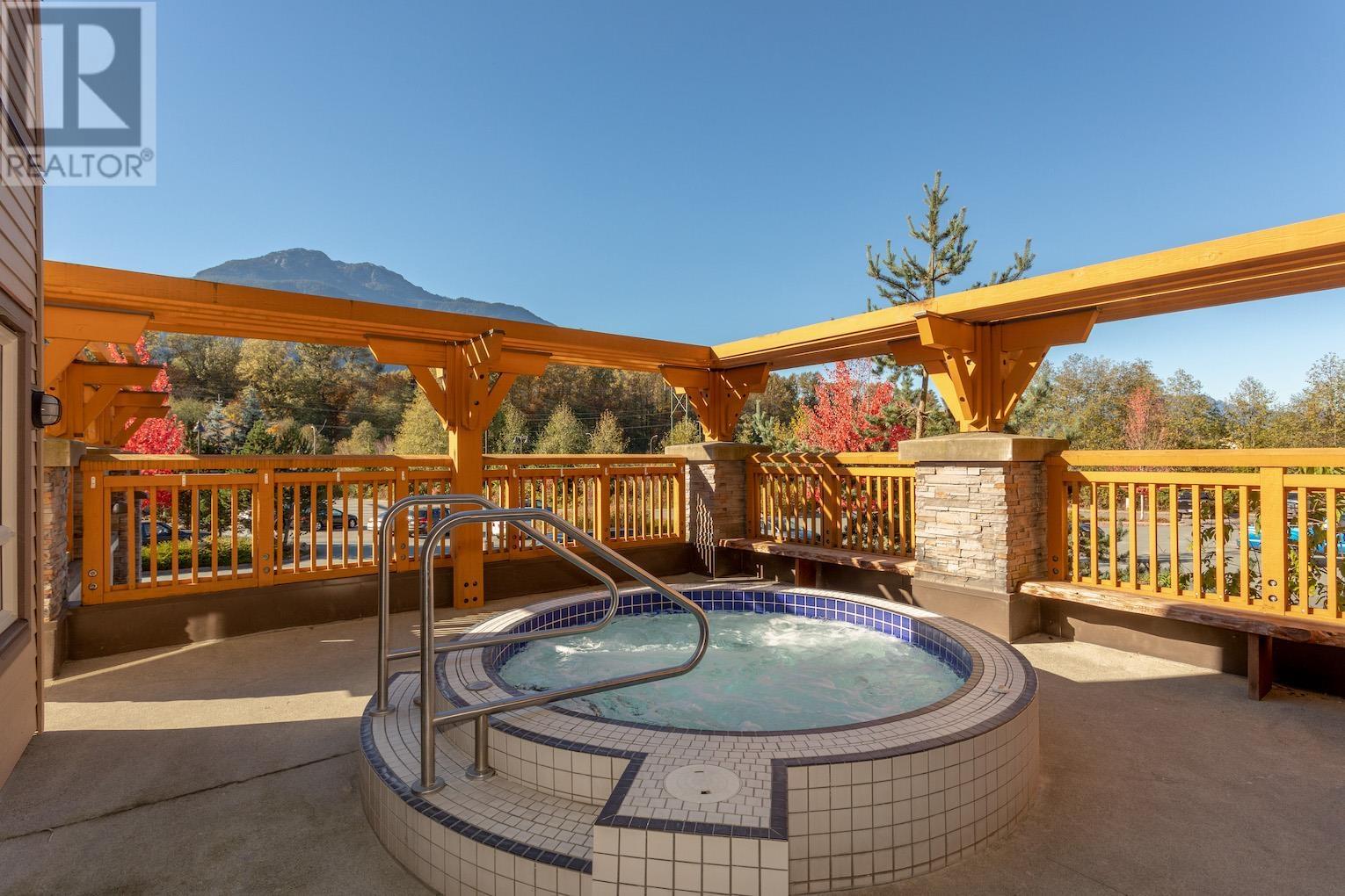 For sale 213 40900 TANTALUS ROAD, Squamish, British Columbia V8B0R3