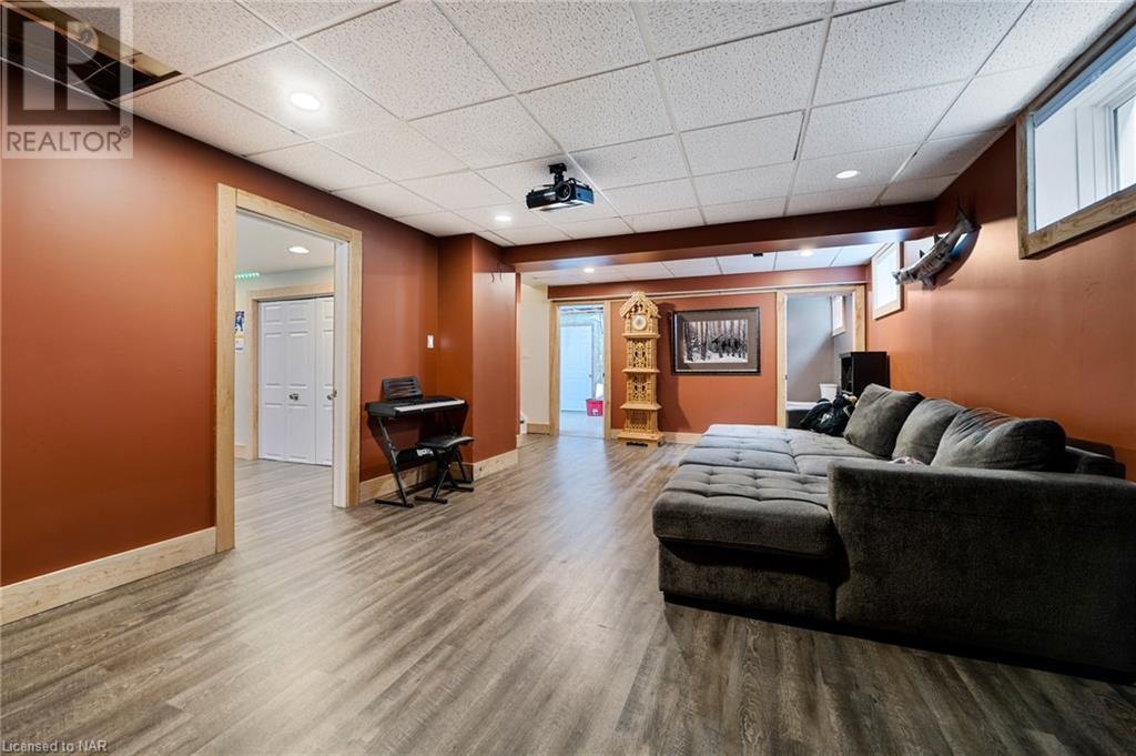 For sale 32 GLENWOOD Parkway, Welland, Ontario L3B5M6 40564017