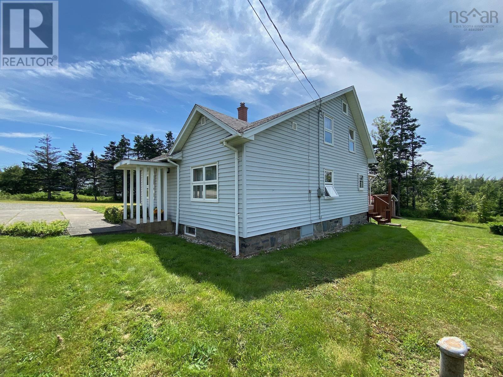 For sale 8825 1 Highway, Meteghan River, Nova Scotia B0W1M0 202316597 REALTOR.ca