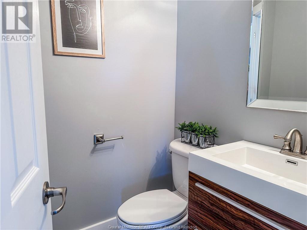 For sale 100 Westmount BLVD, Moncton, New Brunswick E1E1V1 M158382