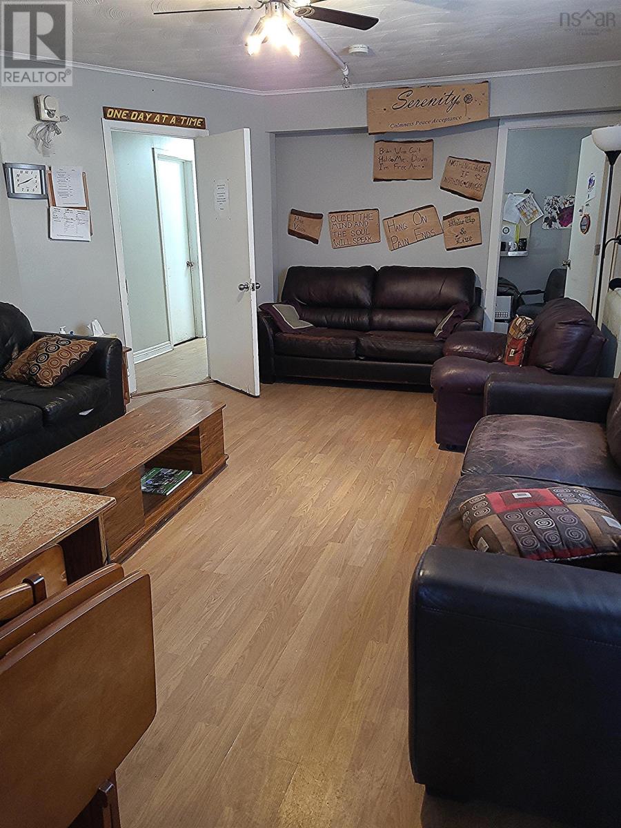 For sale 1374 Robie Street, Halifax, Nova Scotia B3H3E2 202403795