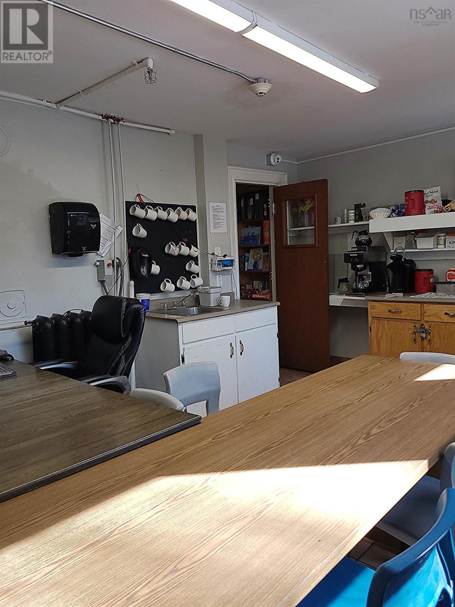 For sale 1374 Robie Street, Halifax, Nova Scotia B3H3E2 202403795