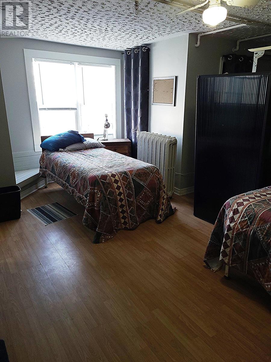 For sale 1374 Robie Street, Halifax, Nova Scotia B3H3E2 202403795