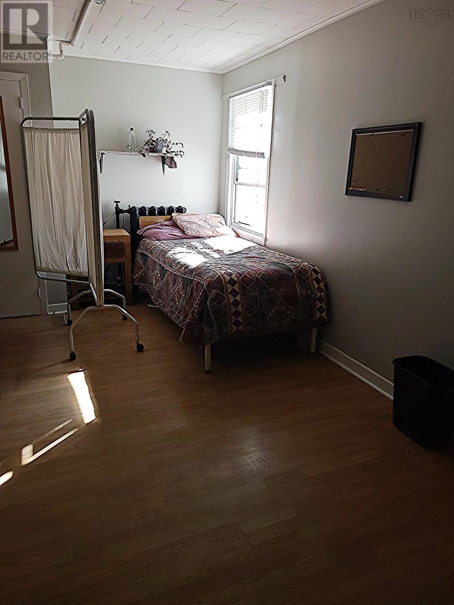 For sale 1374 Robie Street, Halifax, Nova Scotia B3H3E2 202403795