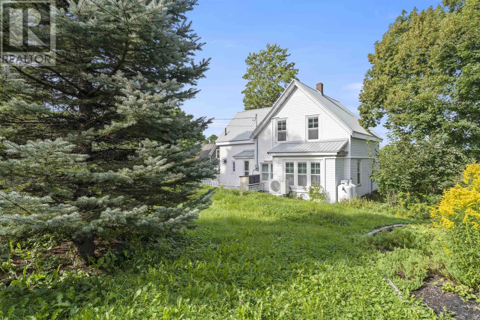 For sale 249 High Street, New Glasgow, Nova Scotia B2H2X4 202401865