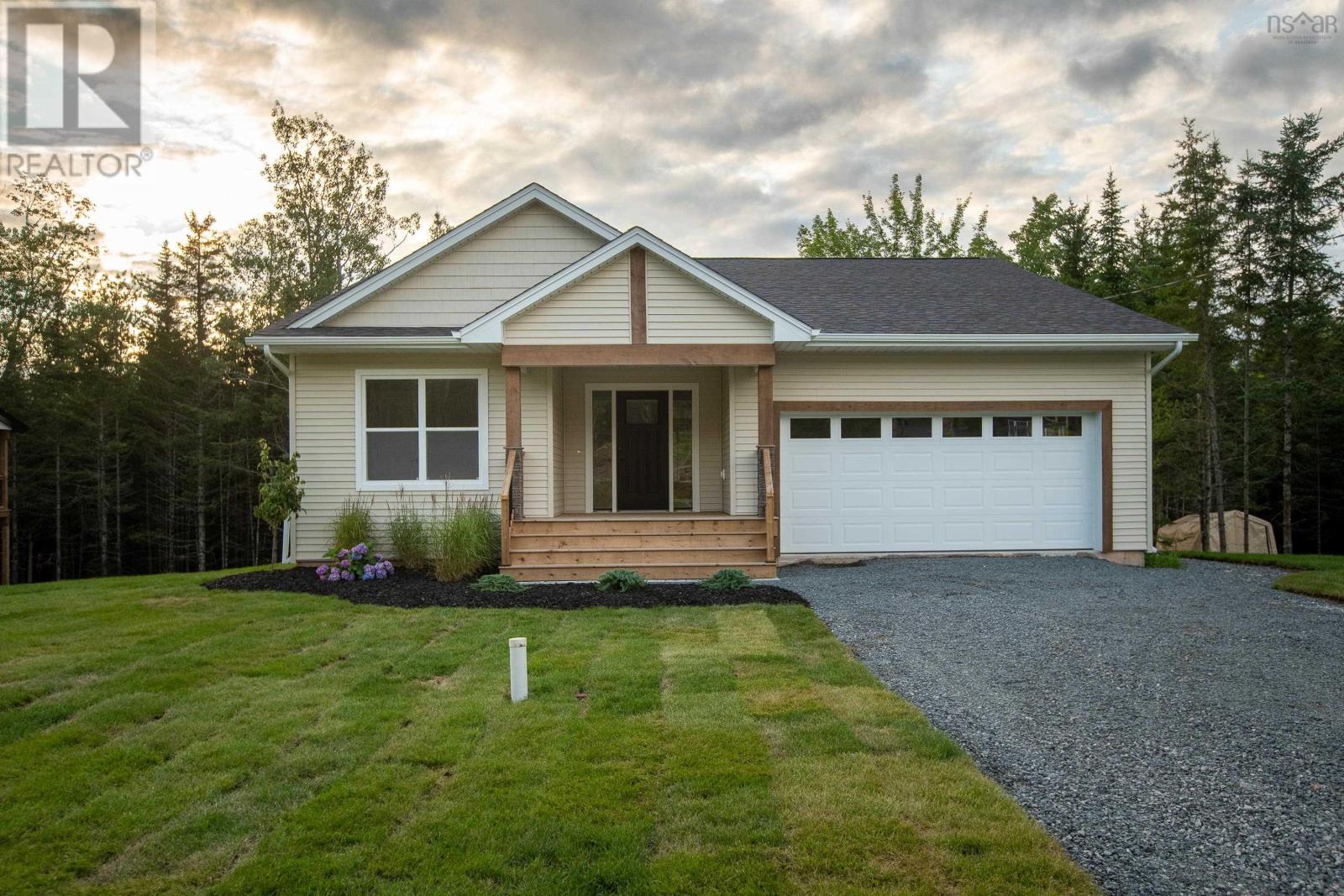 For sale 37 Hemlock Drive, Stewiacke, Nova Scotia B0J2J0 202404223