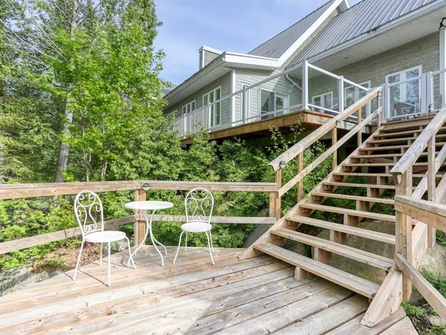 For sale: 114 Ch. du Lac-Jackson, Saint-Mathieu-du-Parc, Quebec G0X1N0 ...