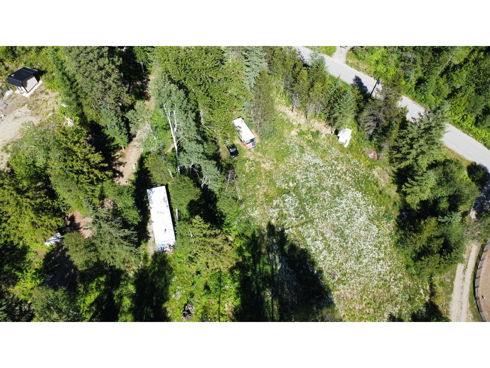 For sale 222 ROSEBUD LAKE ROAD, Nelway, British Columbia V0G1Z0