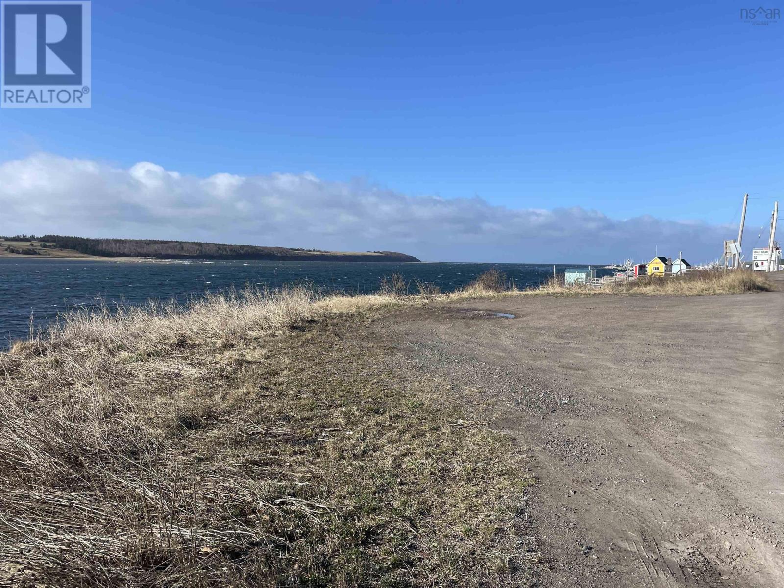 For sale 27 Chemin Shomphe Road, Chéticamp, Nova Scotia B0E1H0