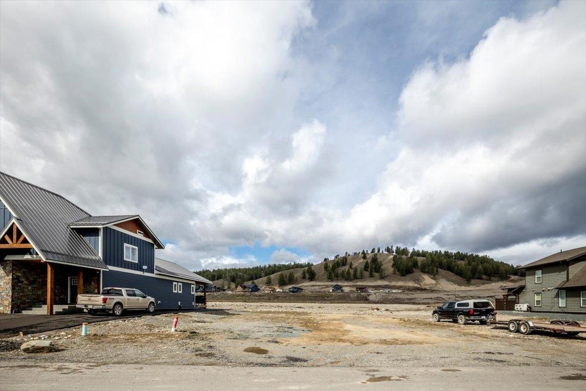 For sale Lot 87 KOOCANUSA LAKE DRIVE, Jaffray, British Columbia V0B1T5