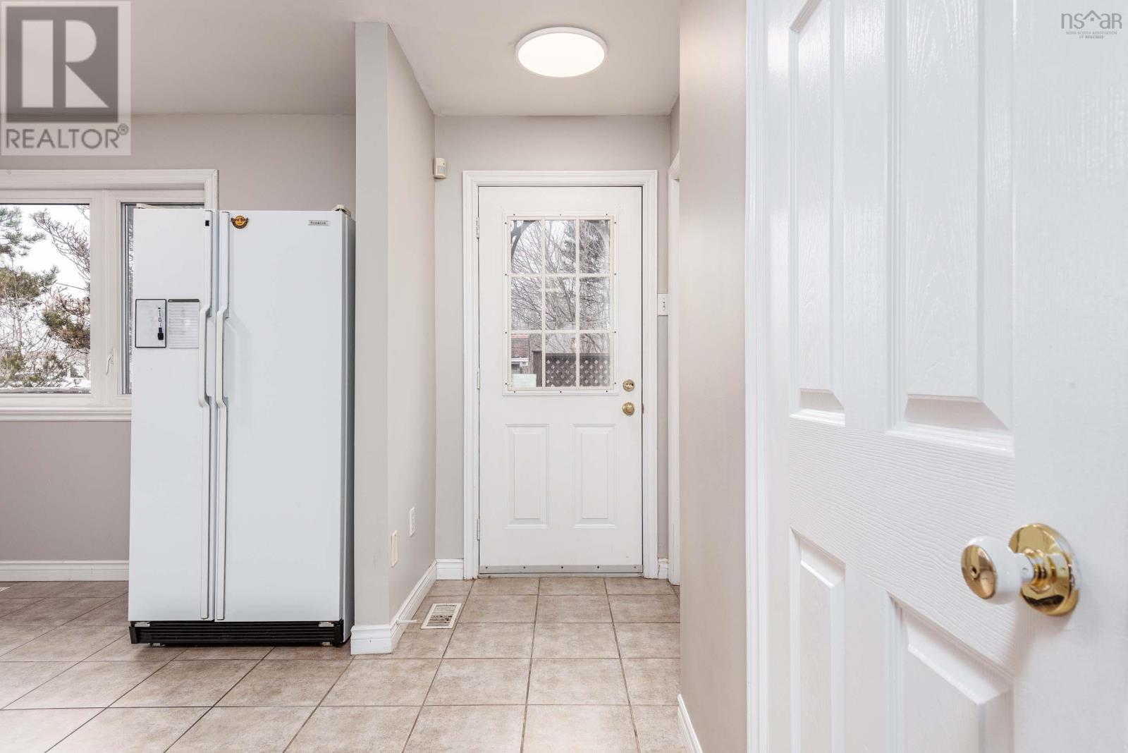 8 Russell Lake Drive, Dartmouth, Nova Scotia B2W6E7 REALTOR.ca