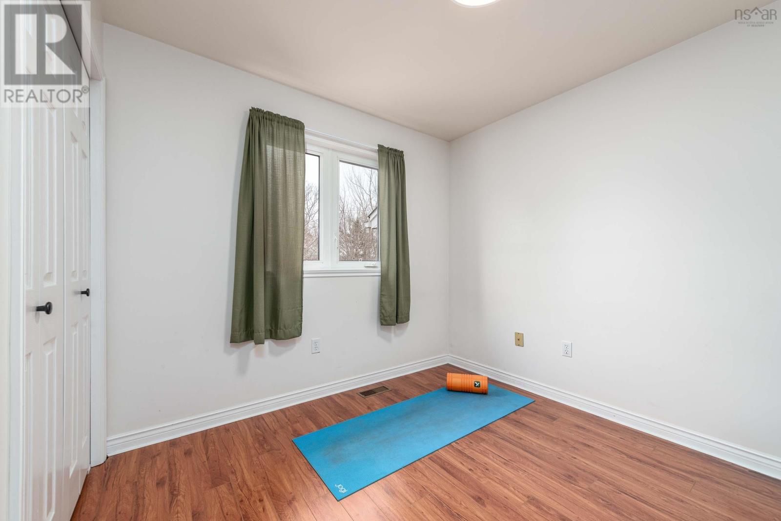 8 Russell Lake Drive, Dartmouth, Nova Scotia B2W6E7 REALTOR.ca