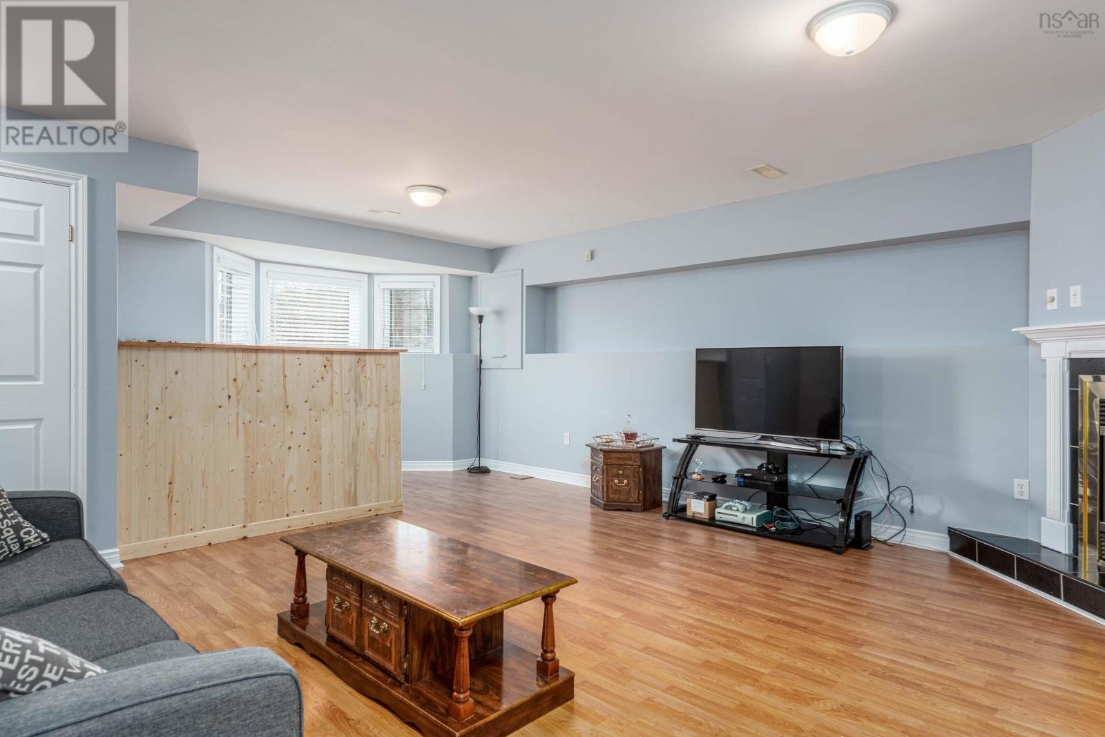 8 Russell Lake Drive, Dartmouth, Nova Scotia B2W6E7 REALTOR.ca