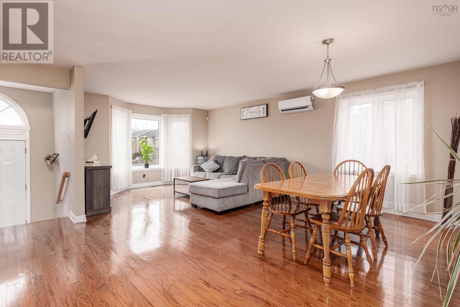 8 Russell Lake Drive, Dartmouth, Nova Scotia B2W6E7 REALTOR.ca