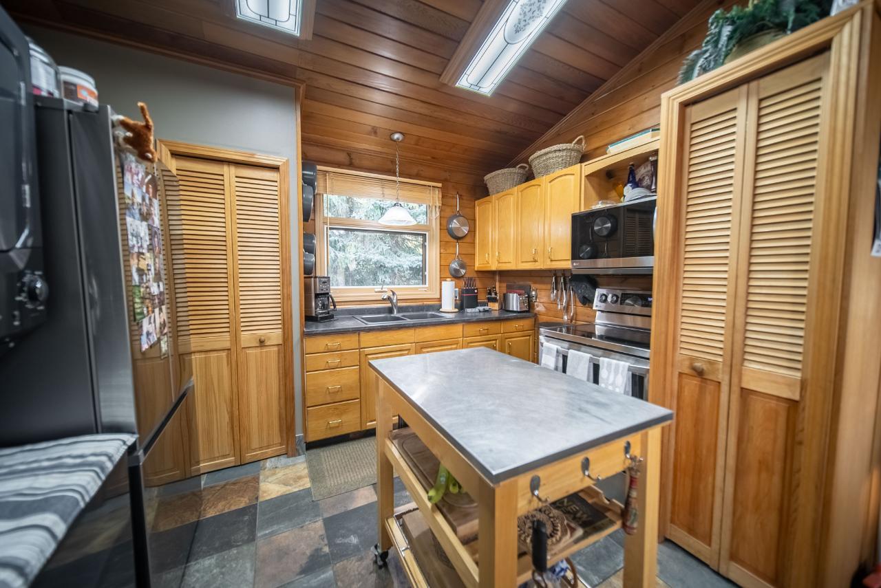 For sale 6291 TIE LAKE SHORE ROAD N, Jaffray, British Columbia V0B1T0