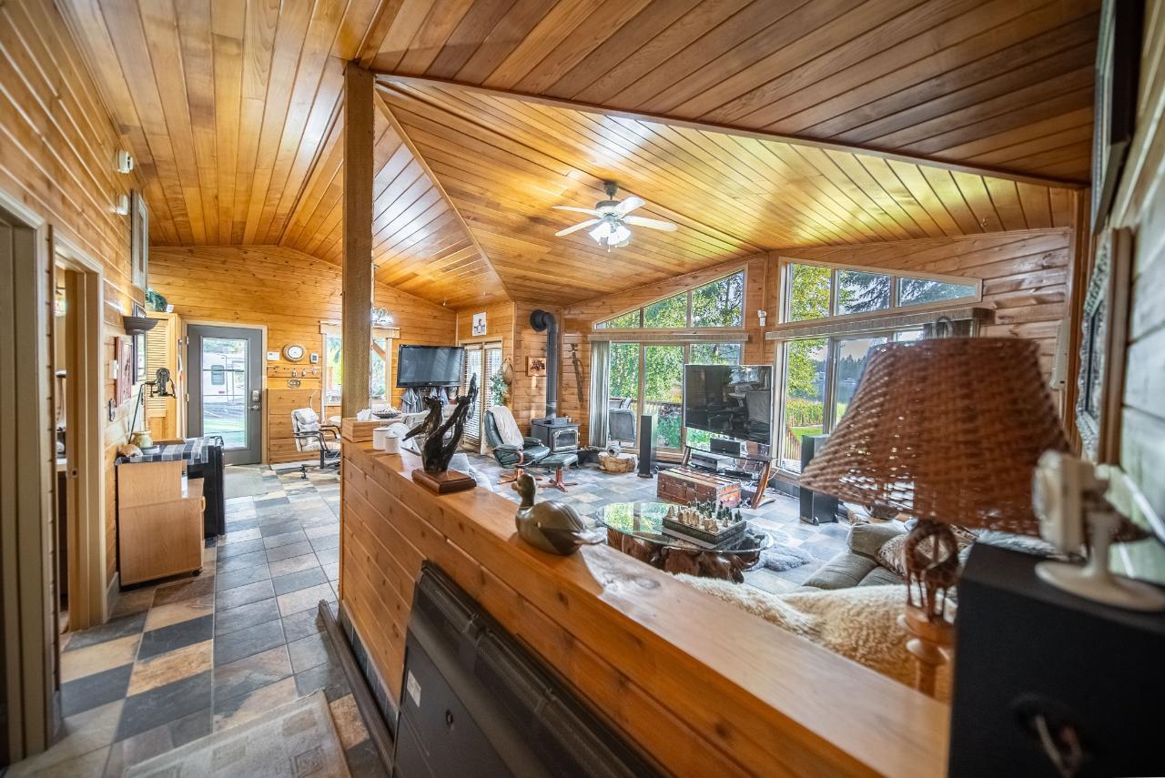 For sale 6291 TIE LAKE SHORE ROAD N, Jaffray, British Columbia V0B1T0