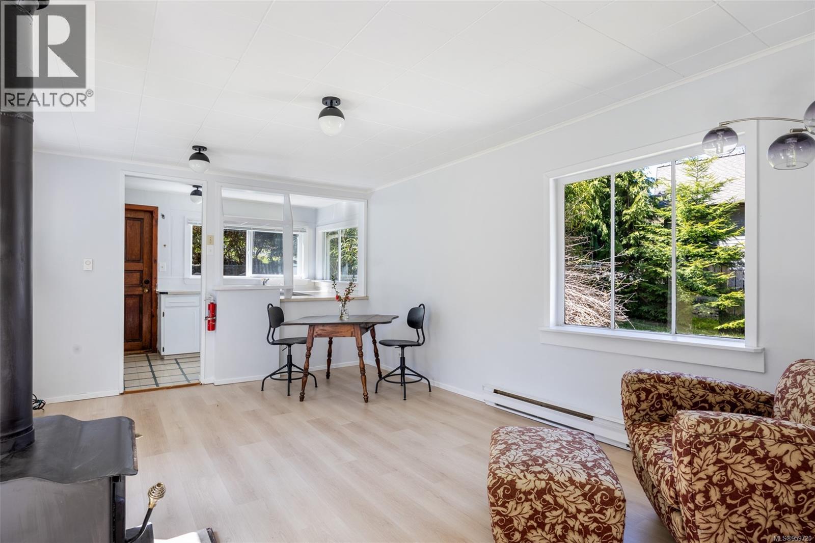 For sale 6148 Aldergrove Dr, Courtenay, British Columbia V9J1V7