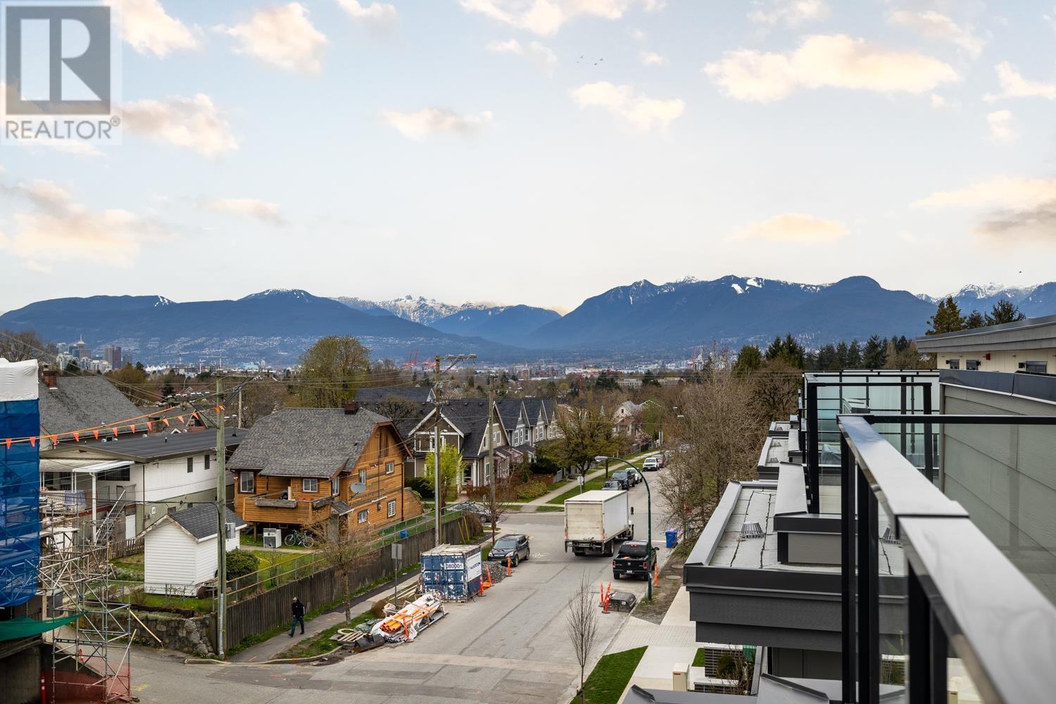 For sale 3986 DUMFRIES STREET, Vancouver, British Columbia V5N0J1