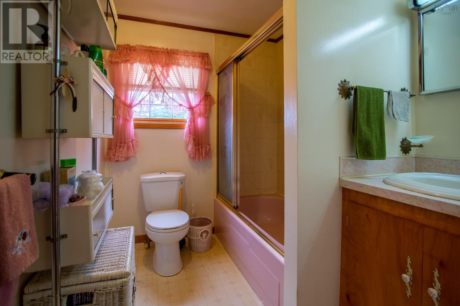 For sale 6140 Shore Road, Youngs Cove, Nova Scotia B0S1L0 202321781