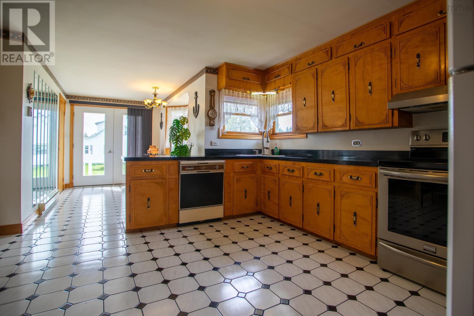 For sale 6140 Shore Road, Youngs Cove, Nova Scotia B0S1L0 202321781