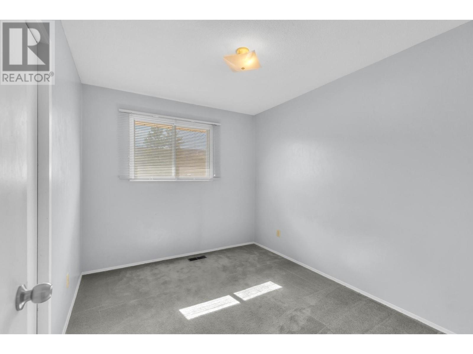 For sale 1590 HILLSIDE DRIVE, Kamloops, British Columbia 177672