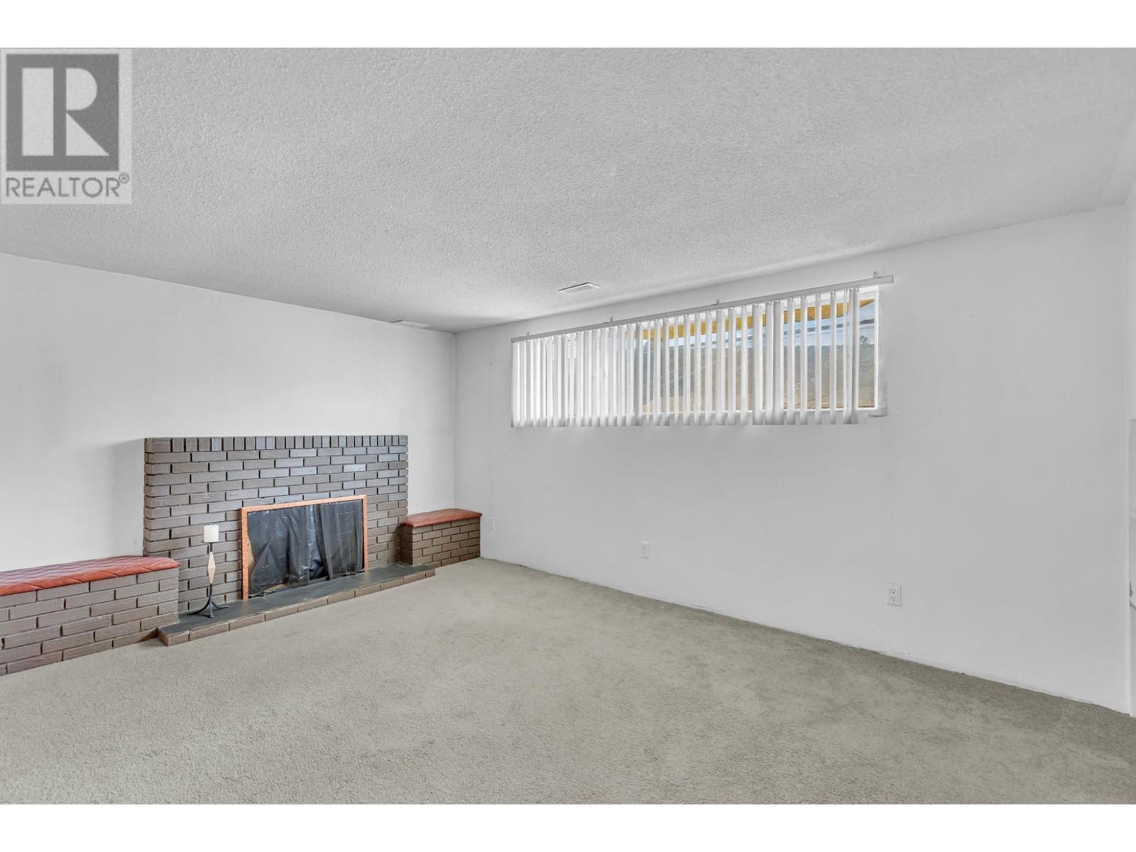 For sale 1590 HILLSIDE DRIVE, Kamloops, British Columbia 177672