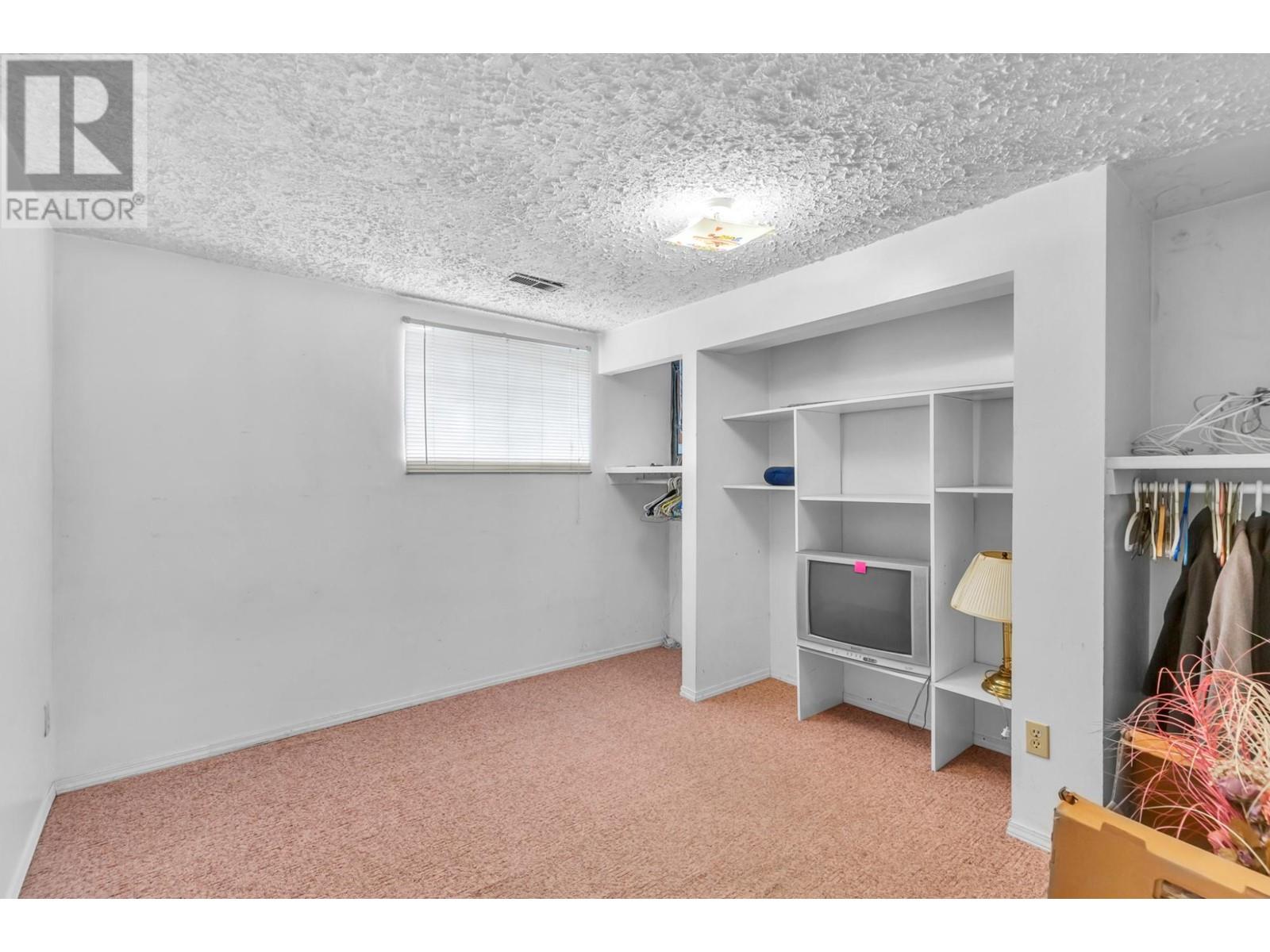 For sale 1590 HILLSIDE DRIVE, Kamloops, British Columbia 177672