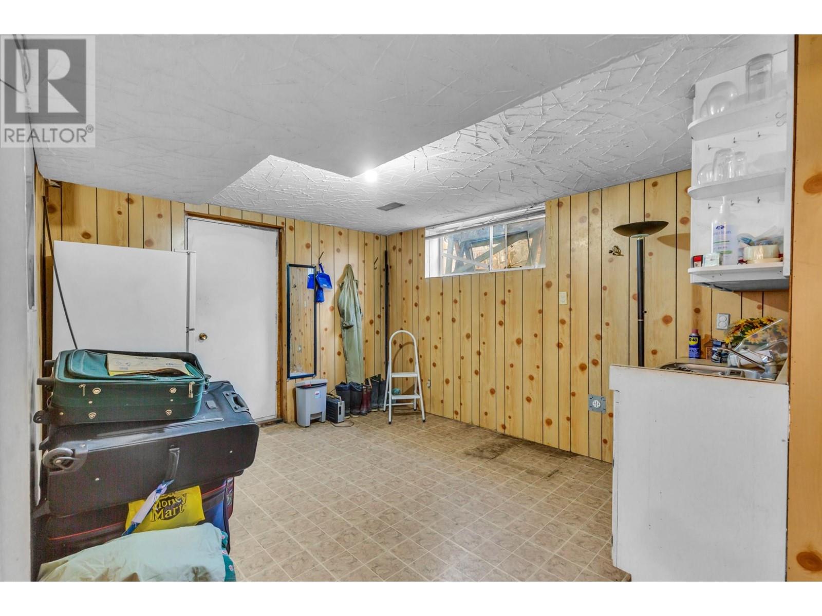 For sale 1590 HILLSIDE DRIVE, Kamloops, British Columbia 177672