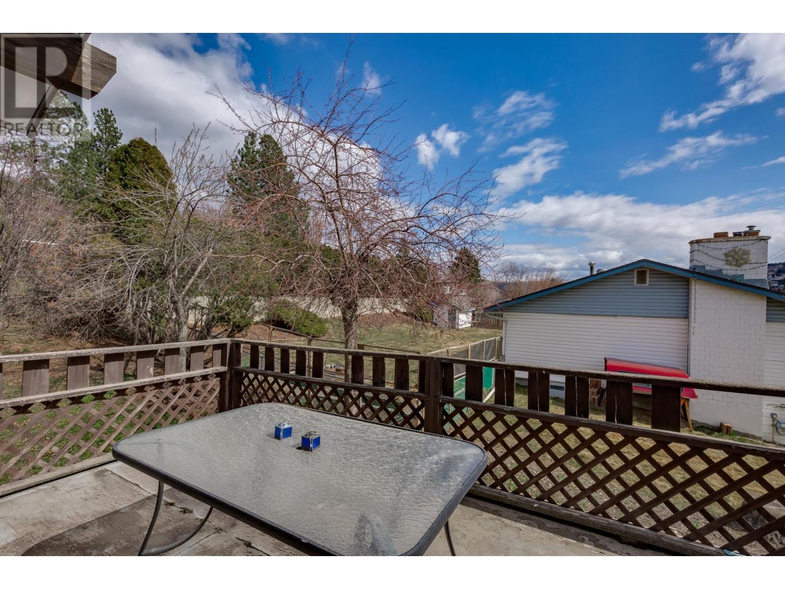 For sale 1590 HILLSIDE DRIVE, Kamloops, British Columbia 177672