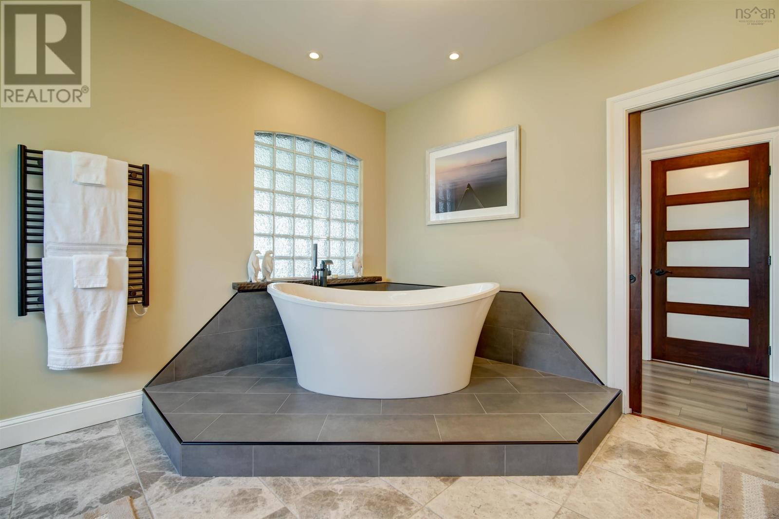 For sale 185 Fergusons Cove Road, Halifax, Nova Scotia B3V1L7