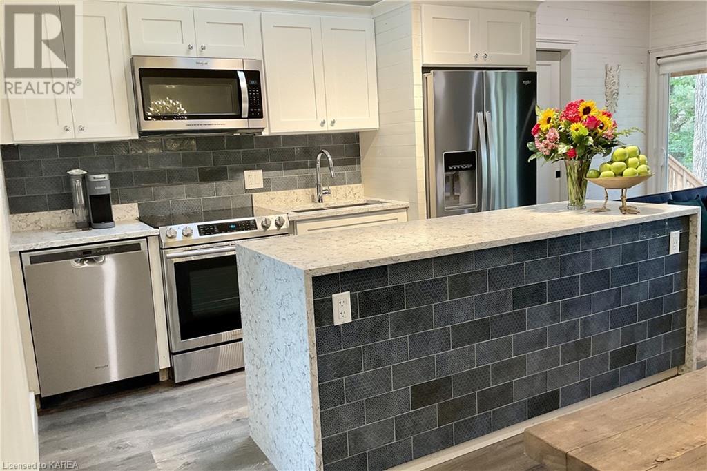 For sale 345 THOUSAND ISLANDS Parkway, Leeds, Ontario K0E1L0