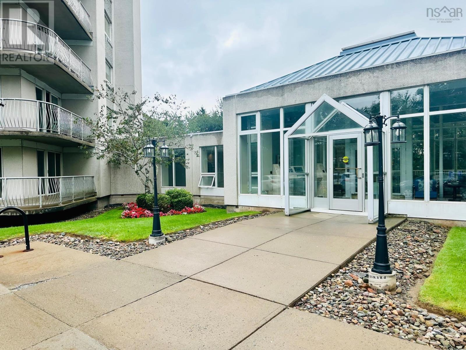 For sale 1012 30 Brookdale Crescent, Dartmouth, Nova Scotia B3A4T7