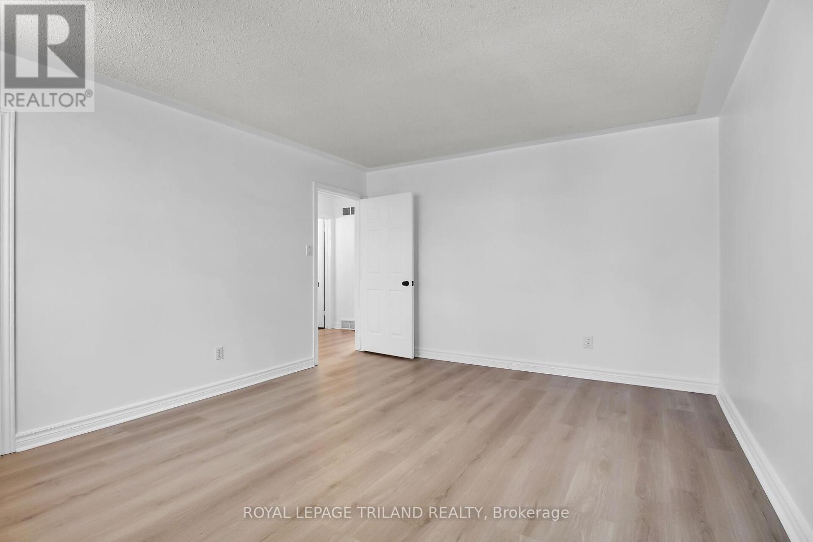 For sale 44 410 AMBLESIDE DR, London, Ontario N6G4Y3 X8224114