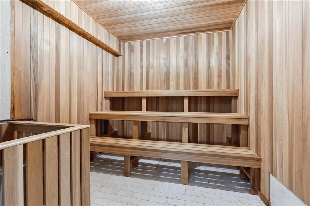 For sale 301 Frances Avenue, Unit 404, Stoney Creek, Ontario L8E3W6 H4190712 REALTOR.ca