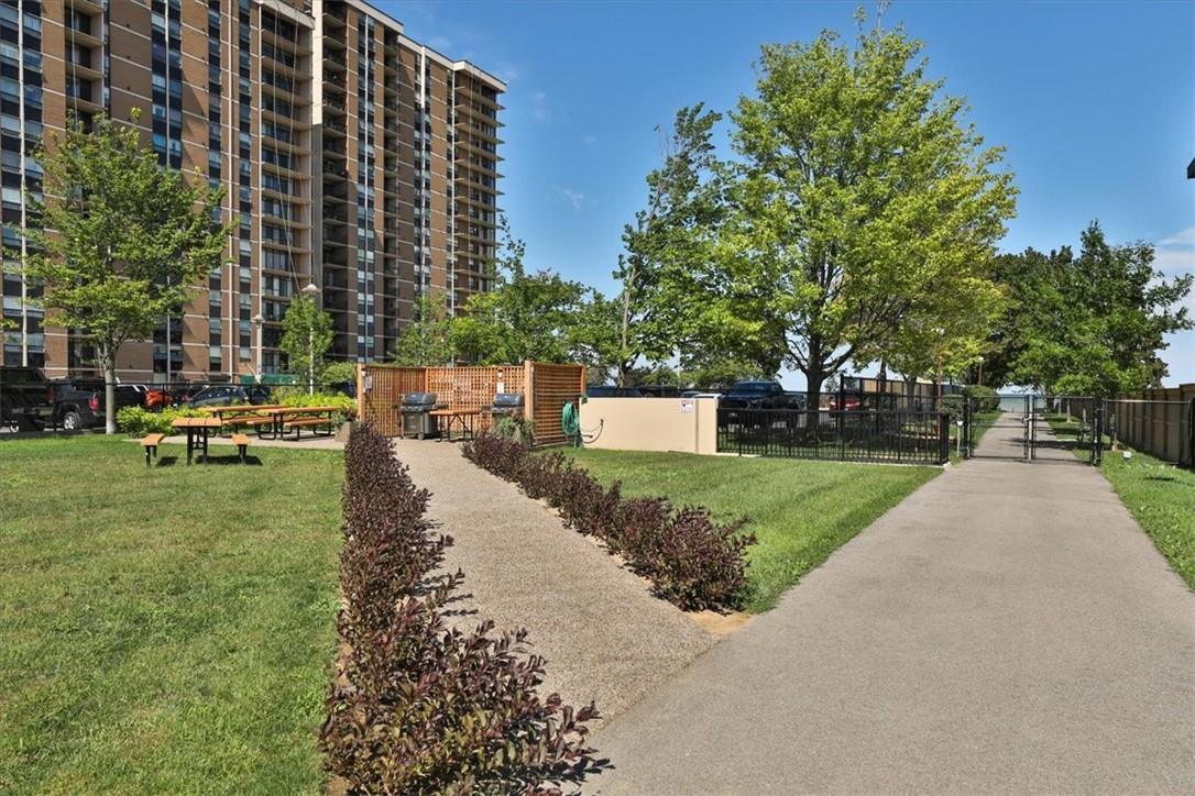 For sale 301 Frances Avenue, Unit 404, Stoney Creek, Ontario L8E3W6 H4190712 REALTOR.ca