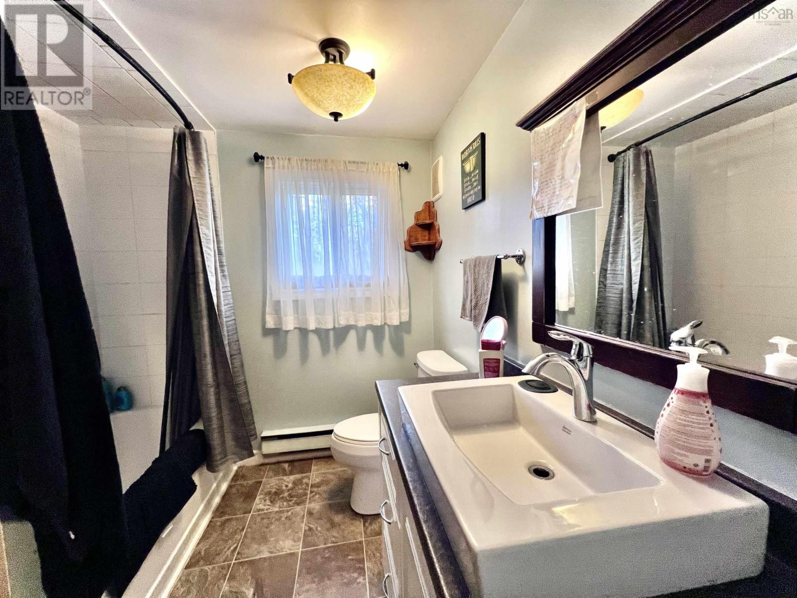 15441546 Riverside Drive, Lower Sackville, Nova Scotia B4C2Y8 REALTOR.ca