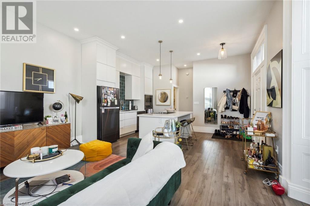 For sale 16 RAMORE Street, Cambridge, Ontario N1S2P7 40571921