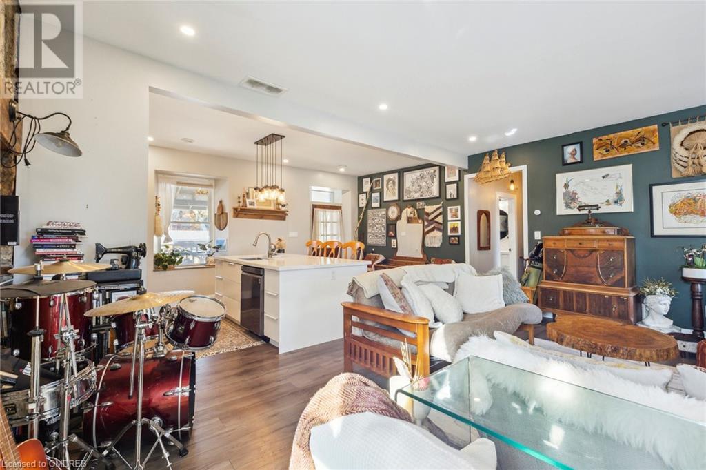 For sale 16 RAMORE Street, Cambridge, Ontario N1S2P7 40571921