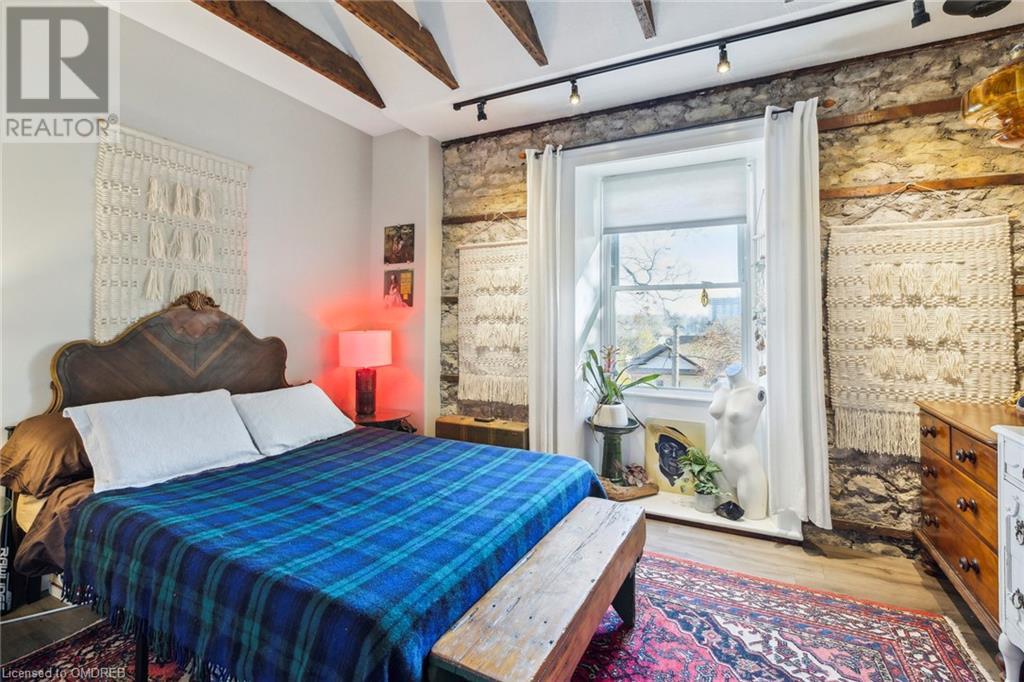 For sale 16 RAMORE Street, Cambridge, Ontario N1S2P7 40571921