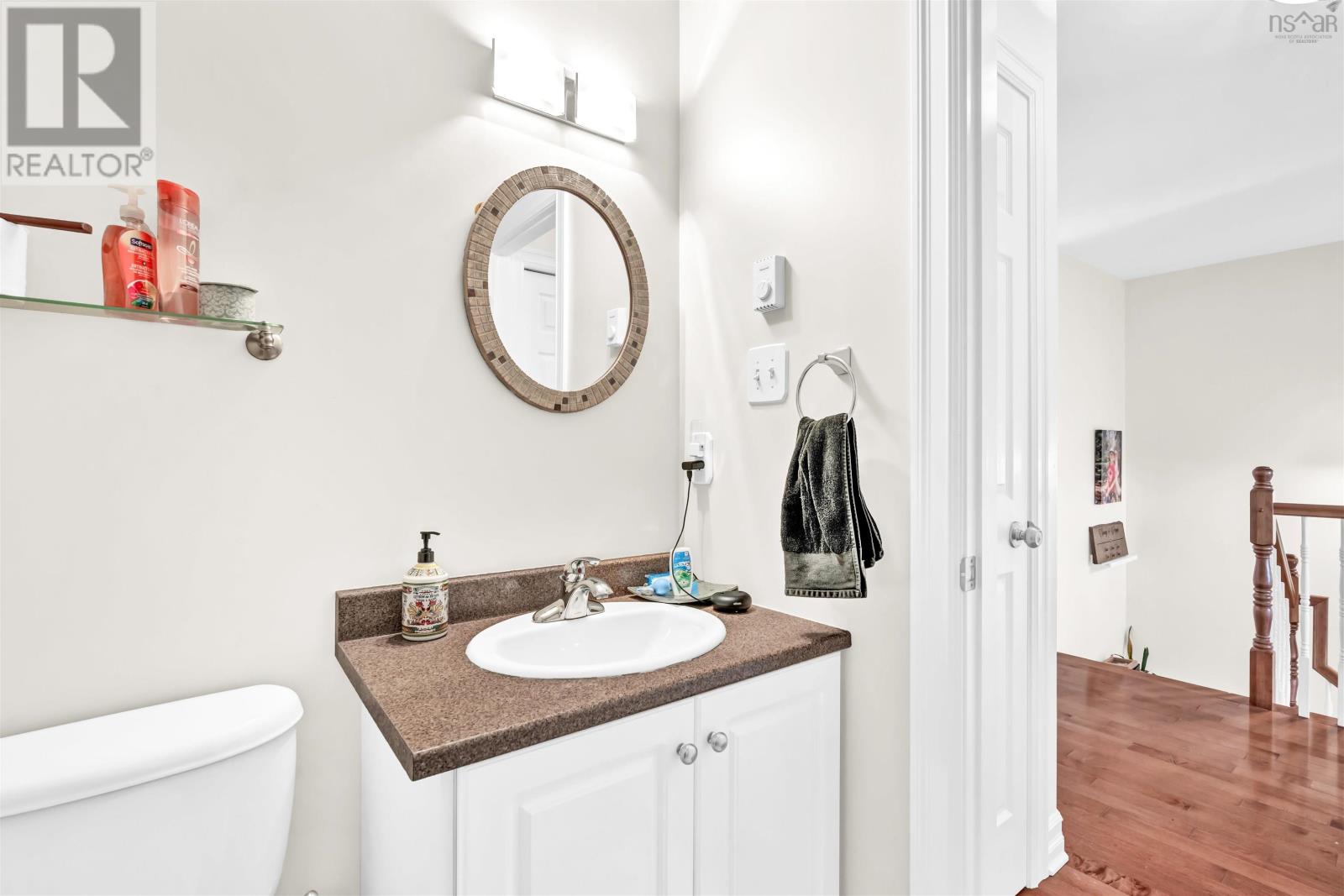 23 Surrey Way, Dartmouth, Nova Scotia B2W6R7 REALTOR.ca