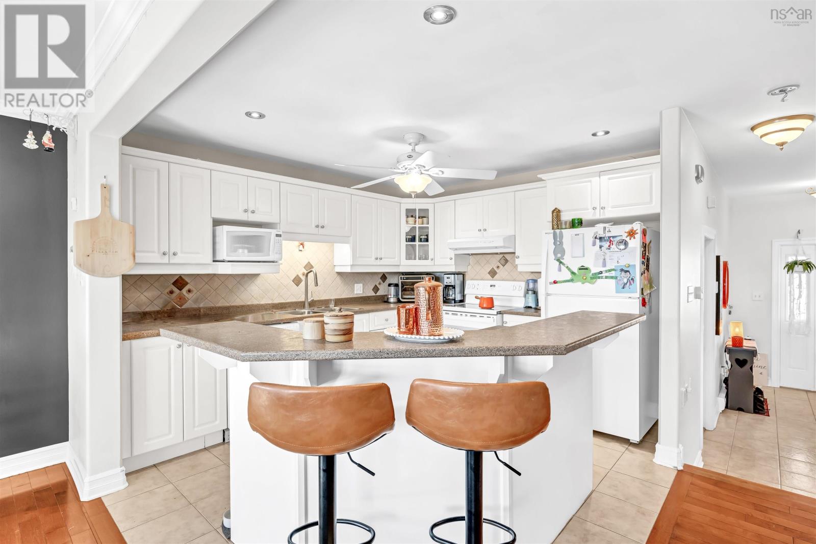 23 Surrey Way, Dartmouth, Nova Scotia B2W6R7 REALTOR.ca