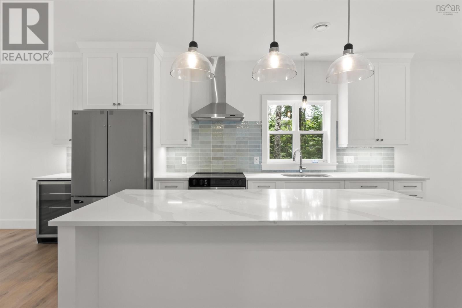 For sale 520 Perrin Drive, Fall River, Nova Scotia B2T1X8 202324653