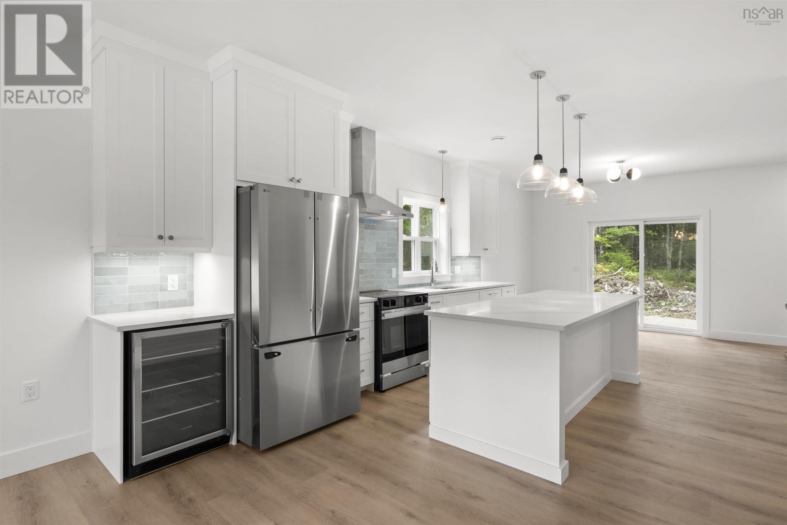 For sale 520 Perrin Drive, Fall River, Nova Scotia B2T1X8 202324653