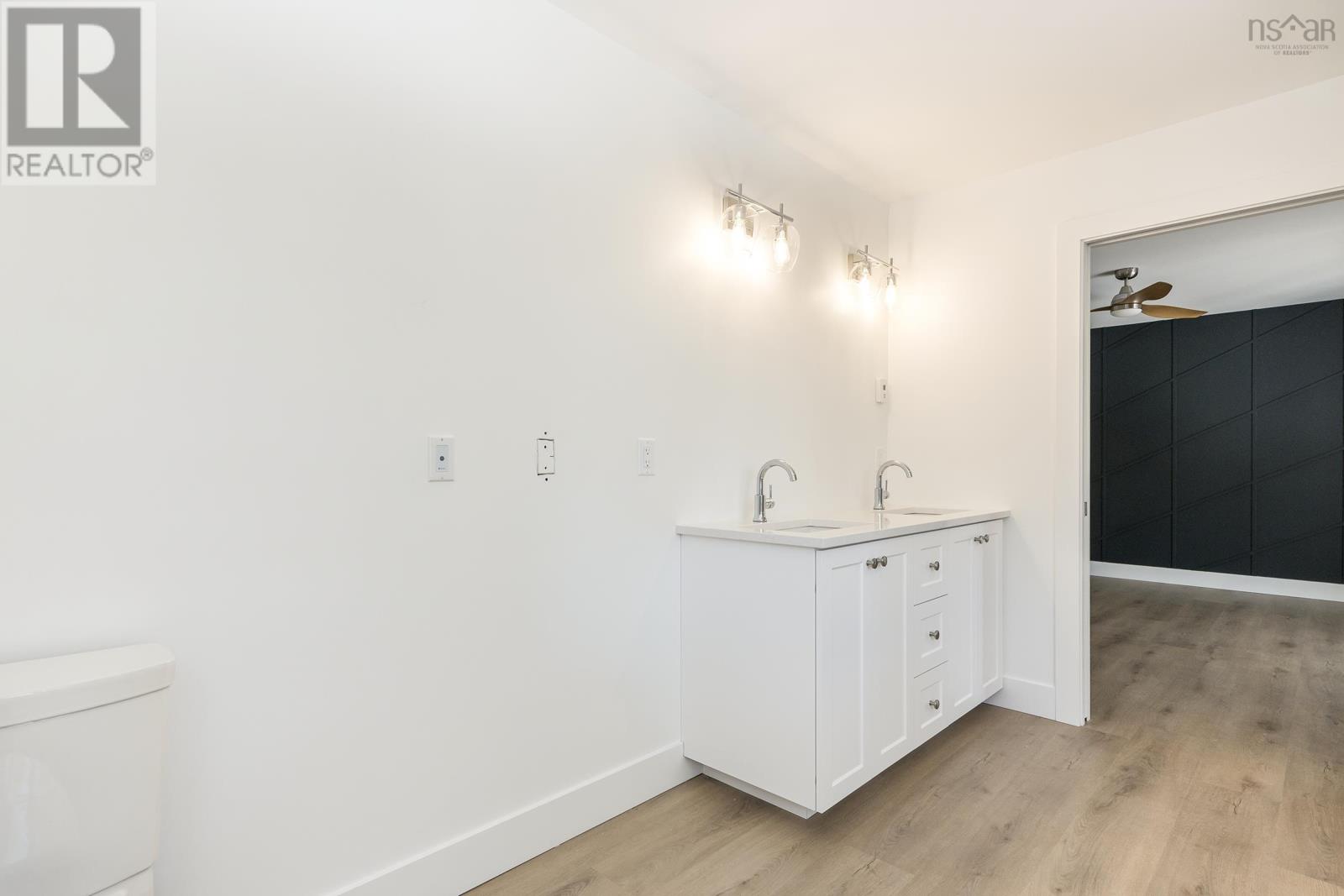 For sale 520 Perrin Drive, Fall River, Nova Scotia B2T1X8 202324653